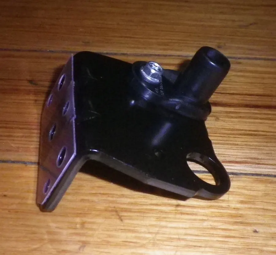 Westinghouse LG GR-L207WV Bottom RH Fridge Door Hinge Plate